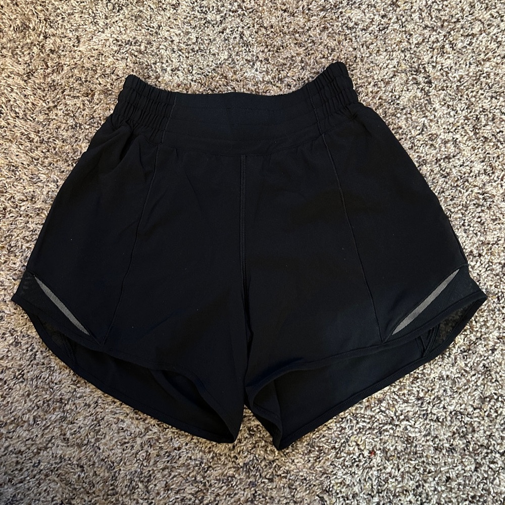 Lululemon Hotty Hot 2.5” Shorts